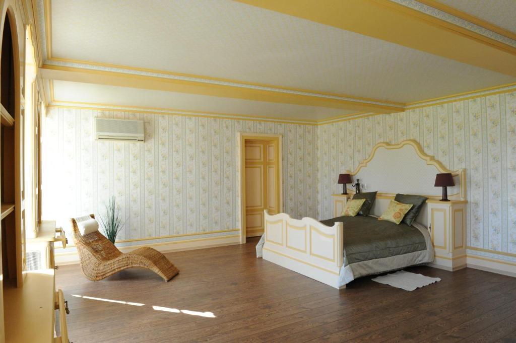 Bed and Breakfast Chateau De Lacaze Lagarrigue  Номер фото