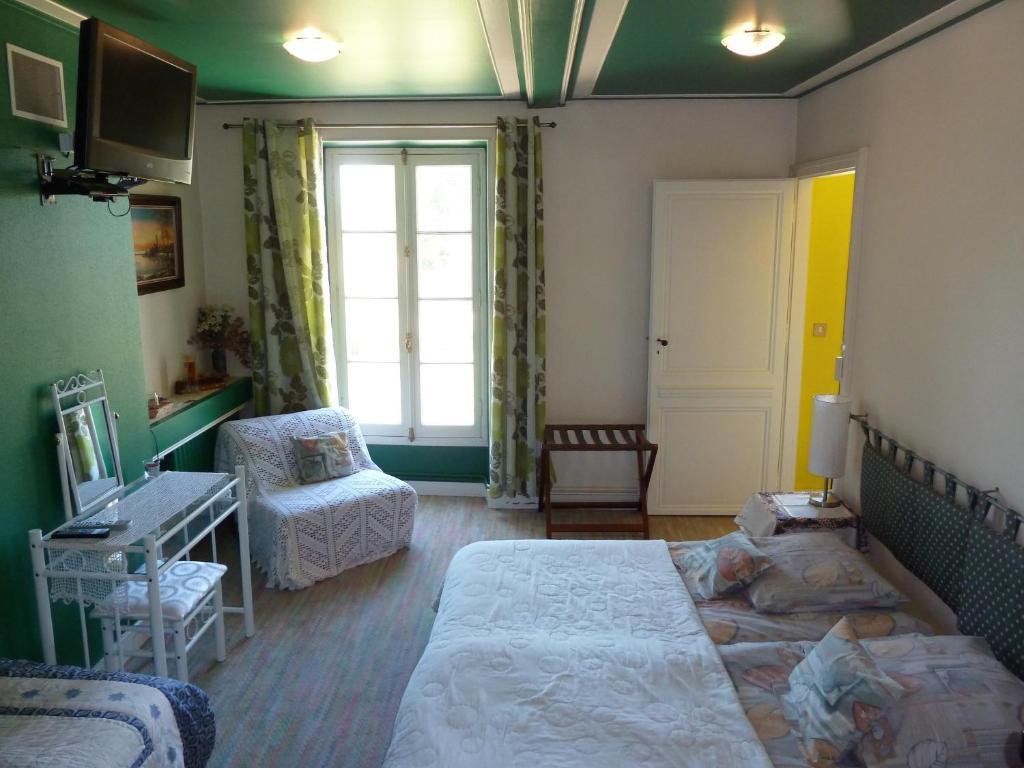 Bed and Breakfast Chateau De Lacaze Lagarrigue  Экстерьер фото